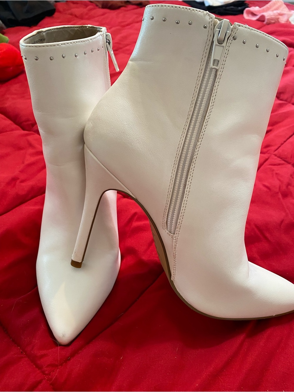 Charles David White studded Pointed Toe Stiletto Ankle Boots  7 concert party